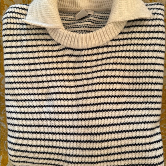 J CREW Blue and Cream Men's Sweater - Picture 2 of 11